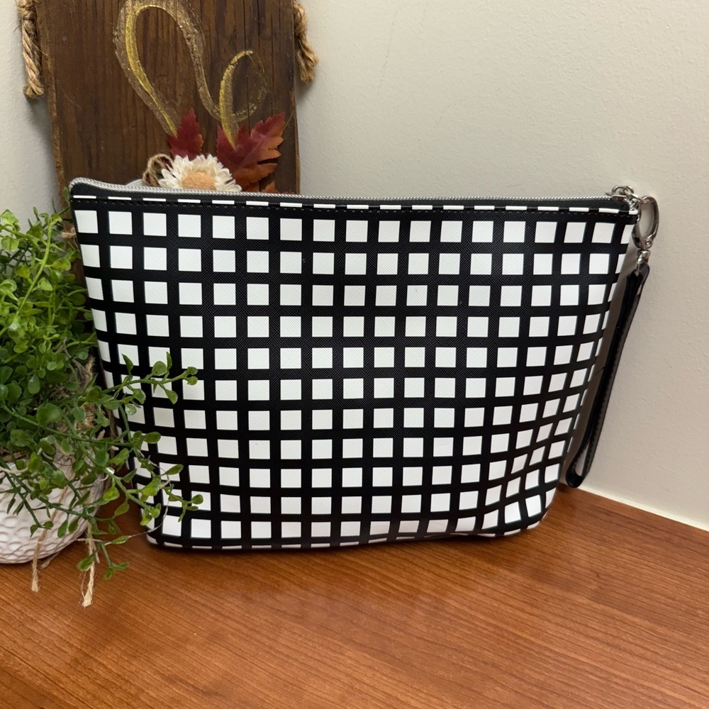 Dabney Lee Makeup Bag Large Wristlet Check Pattern NWT